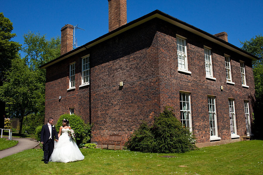 documentary wedding photographer 