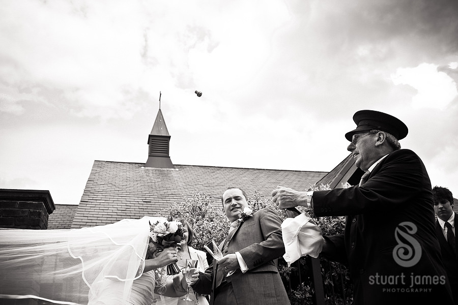 erin-ross-park-house-photojournalistic-wedding-photographers 