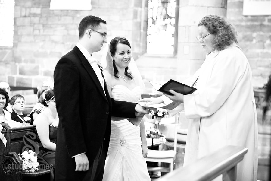 emma-richard-stmichaels-church-moathouse-photojournalistic-wedding-photography 