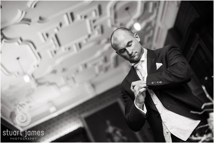 Relaxed candid wedding story of a Christmas wedding at Sandon Hall in Stafford by preferred photographer Stuart James