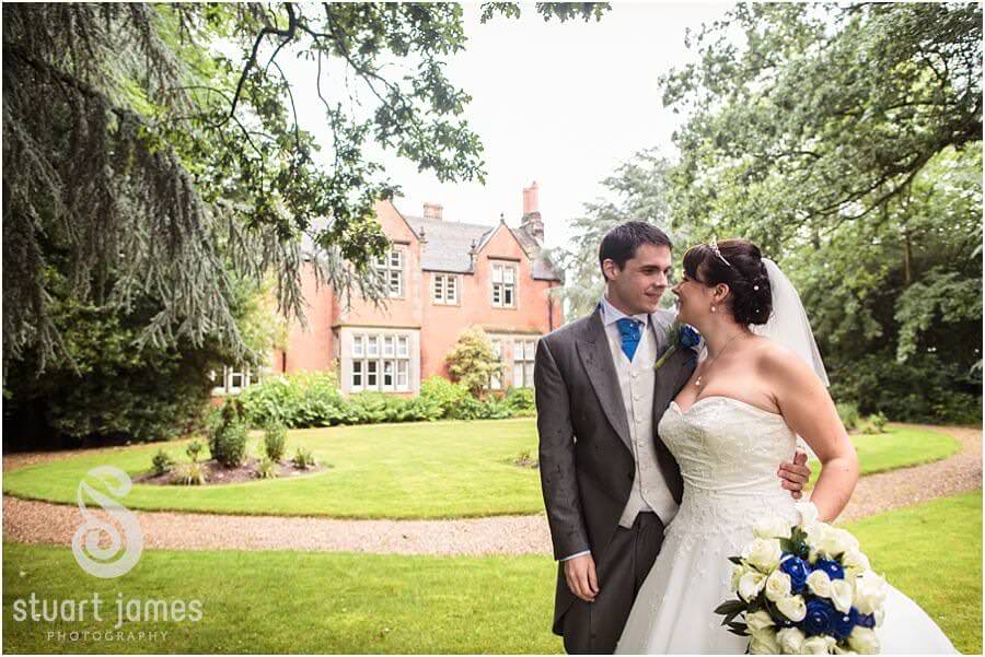 Creative wedding photographs at Twycross Zoo in Atherstone by Reportage Wedding Photographer Stuart James