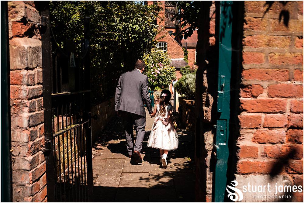 Natural photographs of the guests arrivals for the wedding at Erasmus Darwin House in Lichfield by Lichfield Wedding Photographer Stuart James